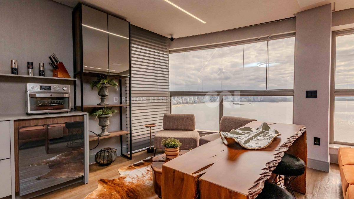 Apartamento com 4 suítes no Edifício Baturité na Barra Sul em Balneário Camboriú