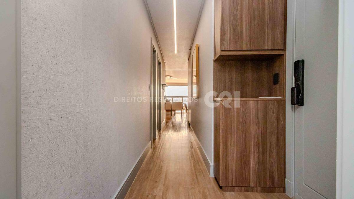 Apartamento com 4 suítes no Edifício Baturité na Barra Sul em Balneário Camboriú