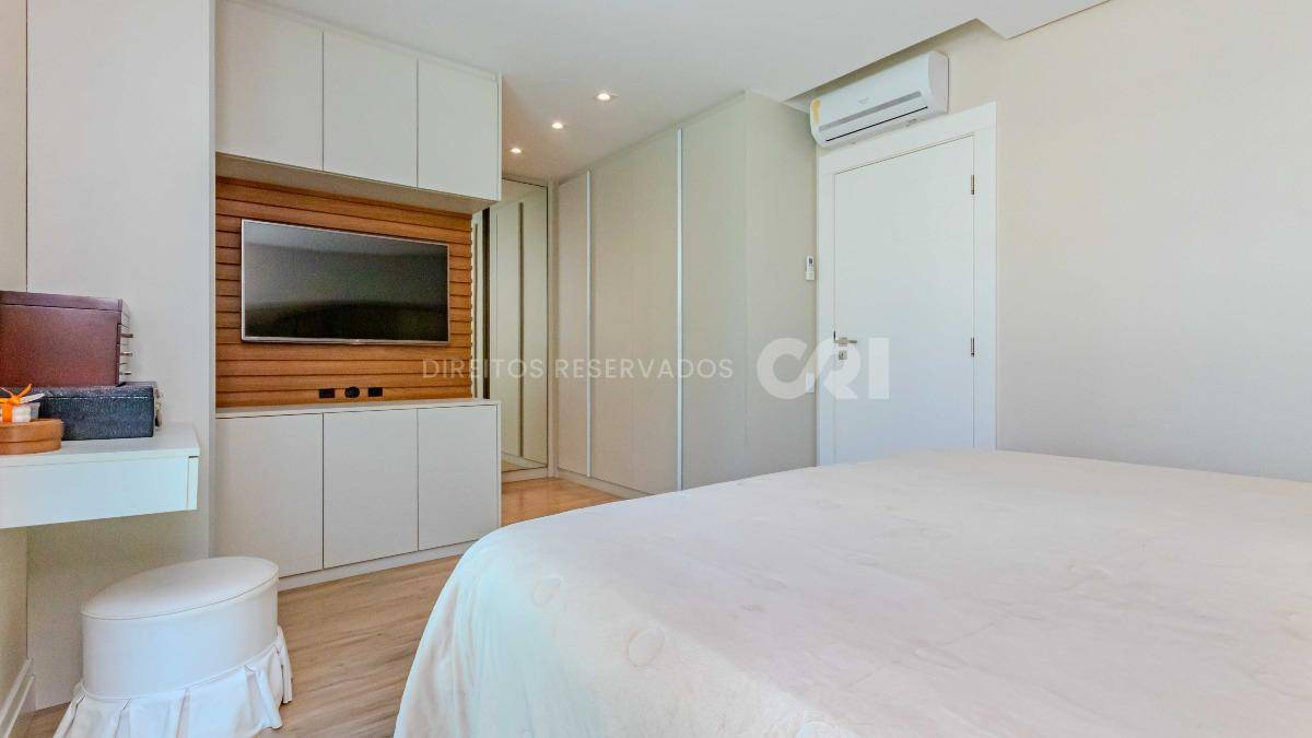 Apartamento com 3 Suítes no Phoenix Tower na Barra Sul de Balneário Camboriú