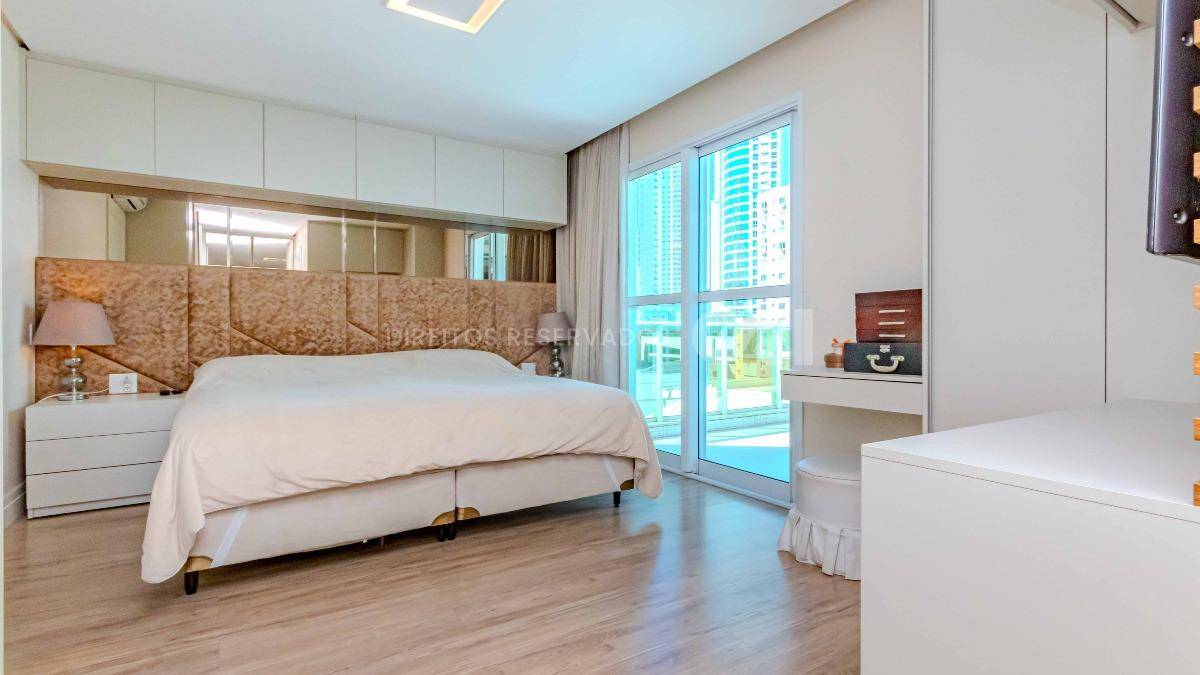 Apartamento com 3 Suítes no Phoenix Tower na Barra Sul de Balneário Camboriú