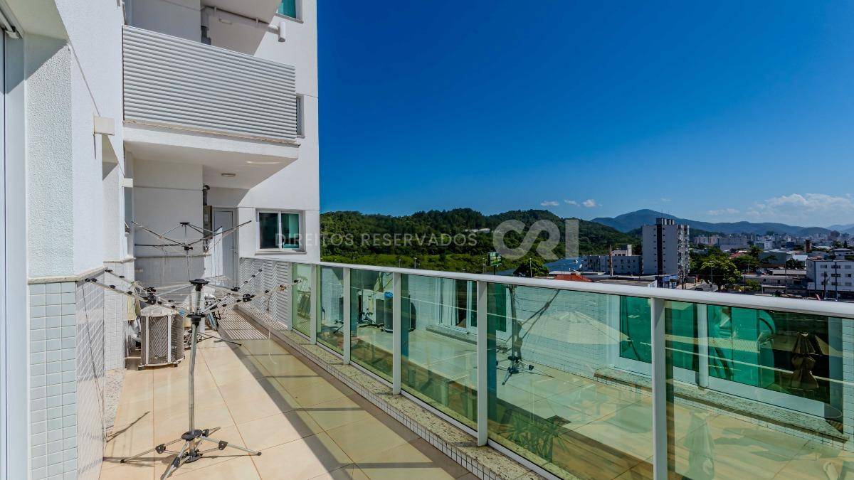 Apartamento com 3 Suítes no Phoenix Tower na Barra Sul de Balneário Camboriú
