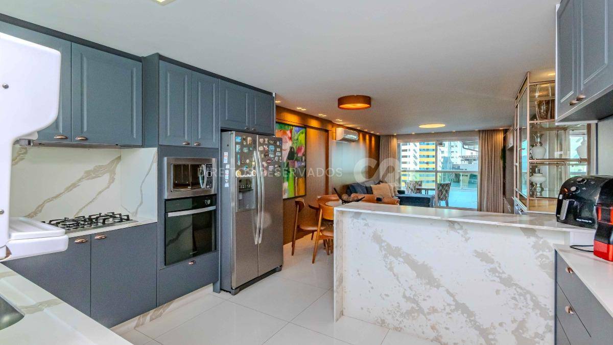 Apartamento com 3 Suítes no Phoenix Tower na Barra Sul de Balneário Camboriú