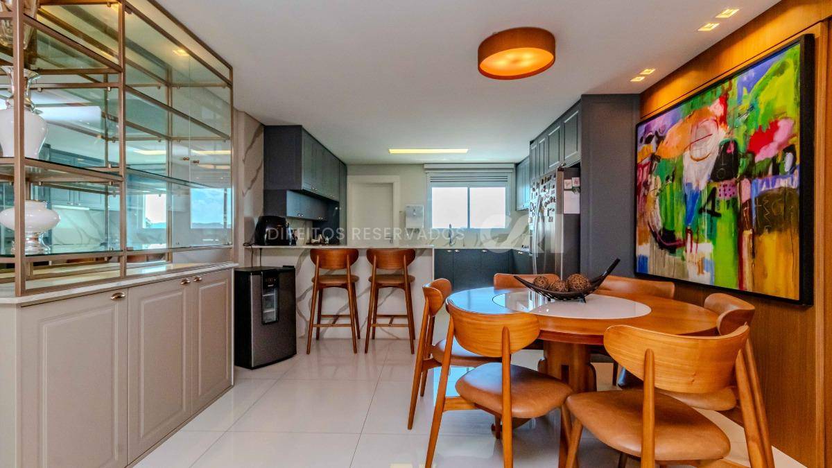 Apartamento com 3 Suítes no Phoenix Tower na Barra Sul de Balneário Camboriú