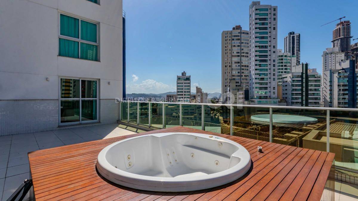 Apartamento com 3 Suítes no Phoenix Tower na Barra Sul de Balneário Camboriú