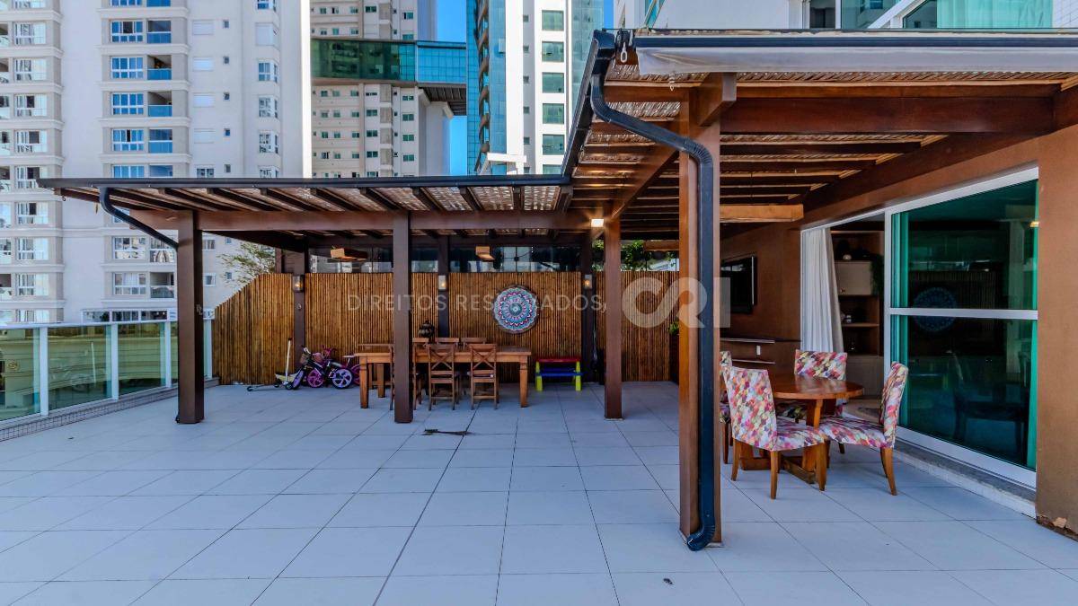 Apartamento com 3 Suítes no Phoenix Tower na Barra Sul de Balneário Camboriú