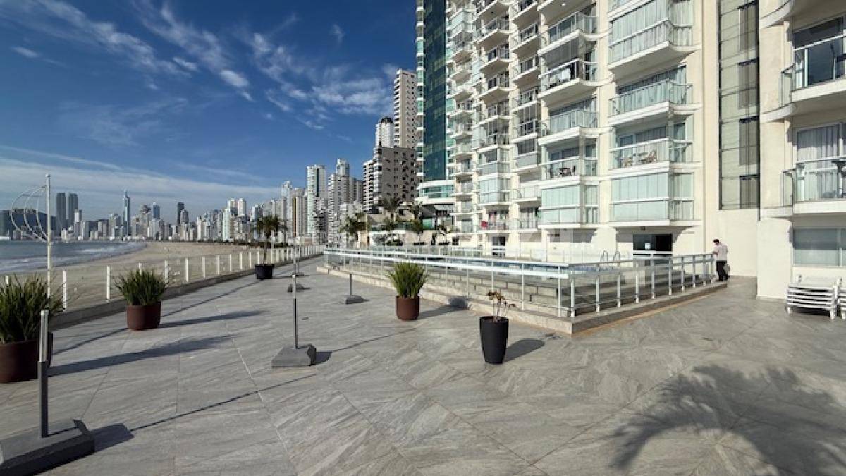 Apartamento com 2 quartos no Edifício Imperatriz no Centro de Balneário Camboriú