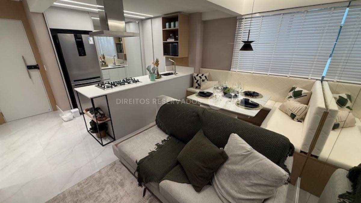 Apartamento com 2 quartos no Edifício Imperatriz no Centro de Balneário Camboriú