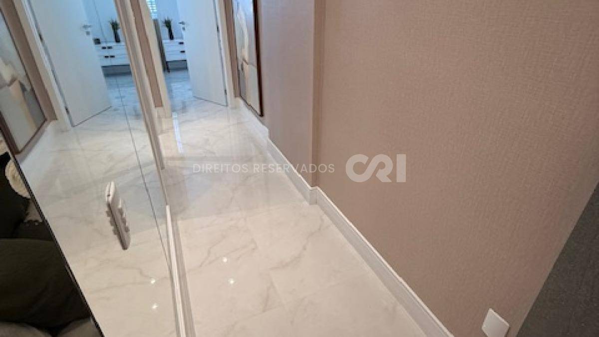 Apartamento com 2 quartos no Edifício Imperatriz no Centro de Balneário Camboriú