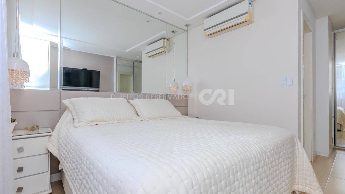 Apartamento com 4 Suítes no Lumiére Residence na Meia Praia em Itapema