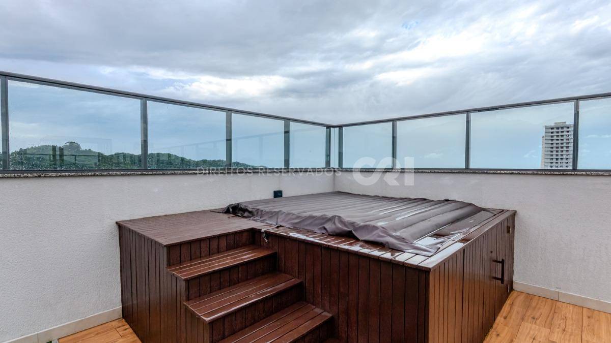 Apartamento com 3 suítes no Brava Garden na Praia Brava em Itajaí