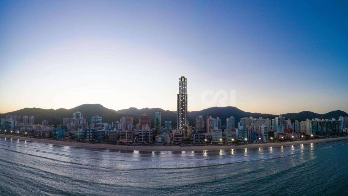 Apartamento com 4 Suítes no Edifício La Rocca no Centro, Itapema