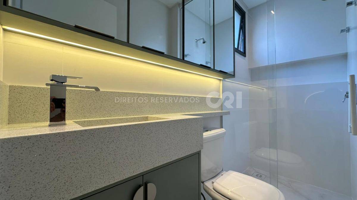Apartamento com 3 Suítes no Greta Palace em Meia Praia, Itapema