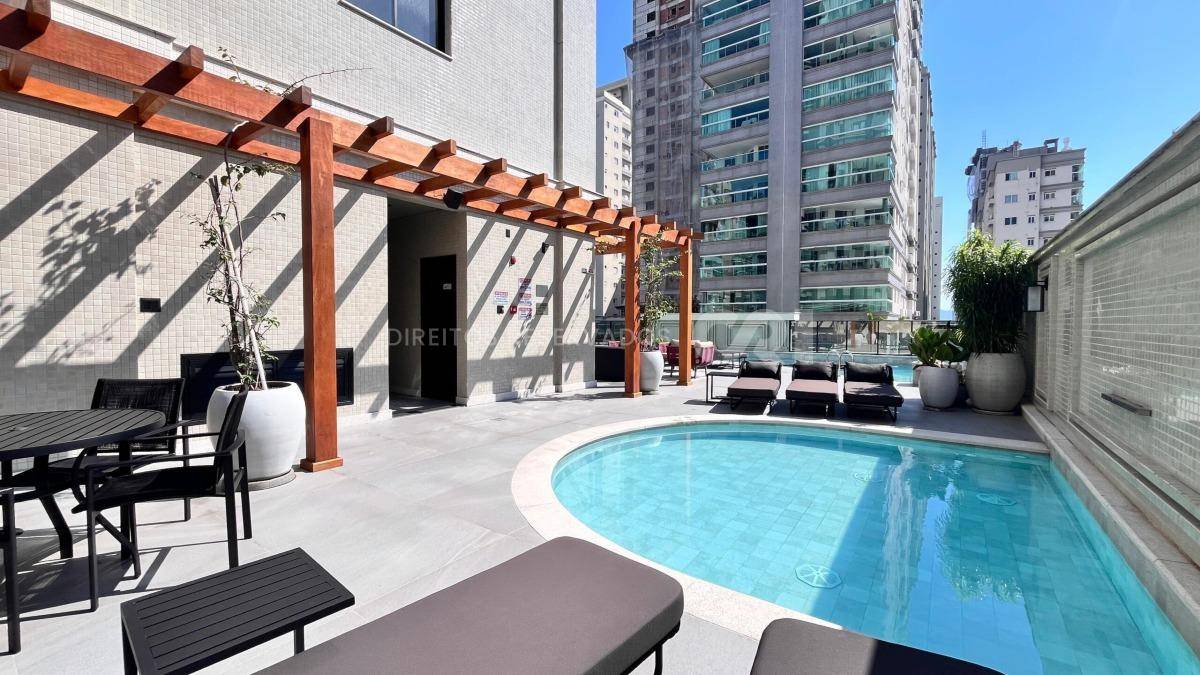 Apartamento com 3 Suítes no Greta Palace em Meia Praia, Itapema