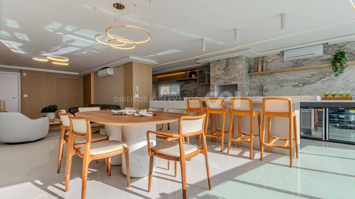 Apartamento com 4 Suítes no Lumiére Residence na Meia Praia em Itapema