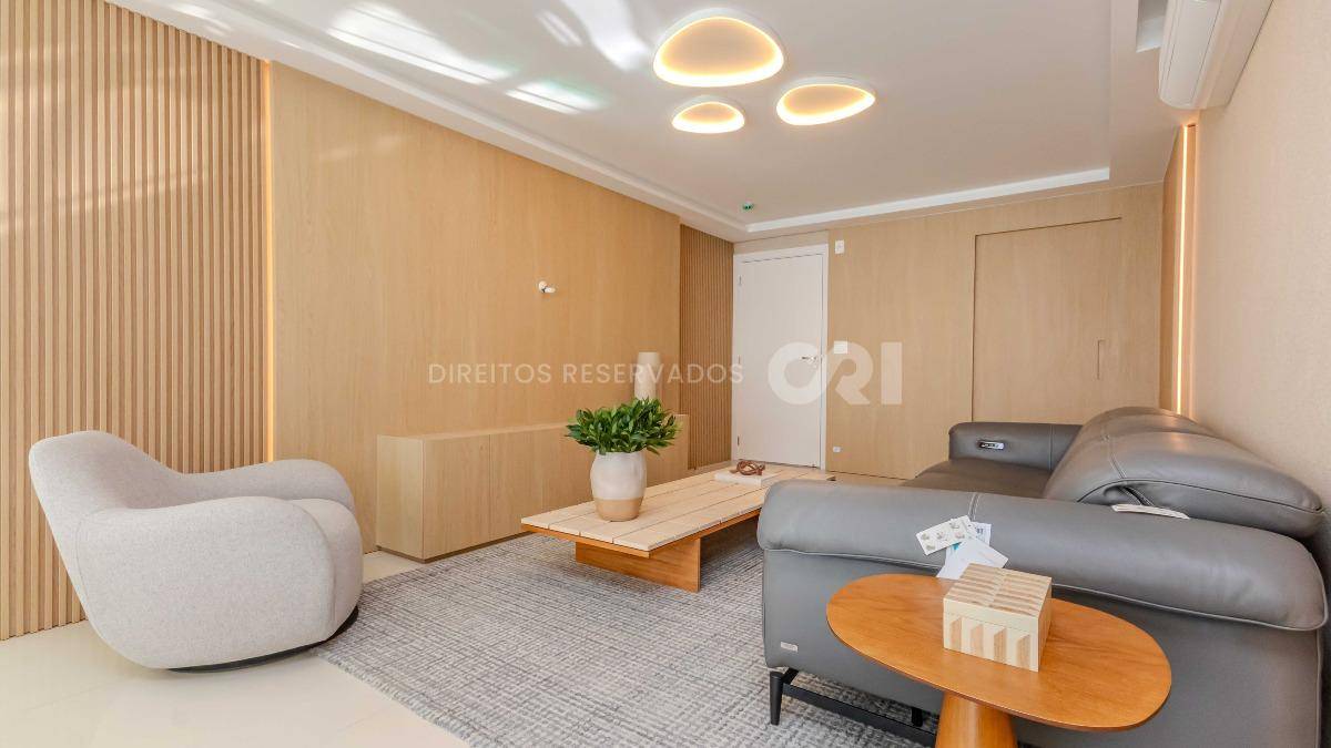 Apartamento com 4 Suítes no Lumiére Residence na Meia Praia em Itapema