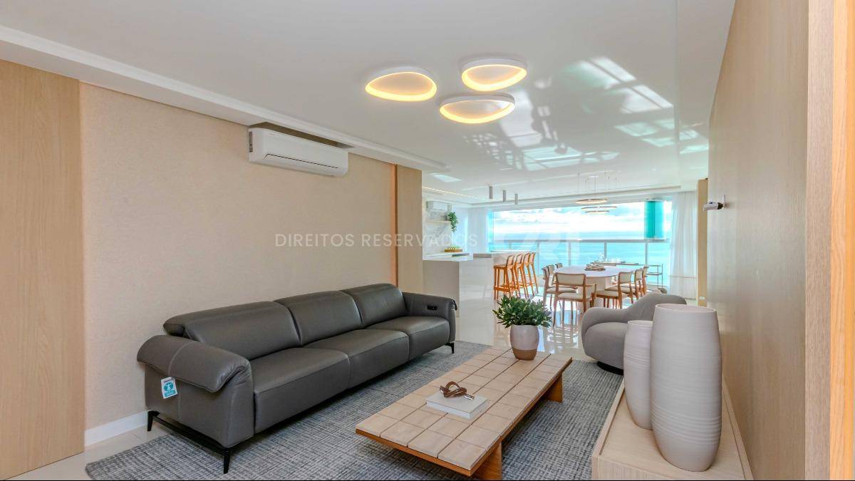 Apartamento com 4 Suítes no Lumiére Residence na Meia Praia em Itapema