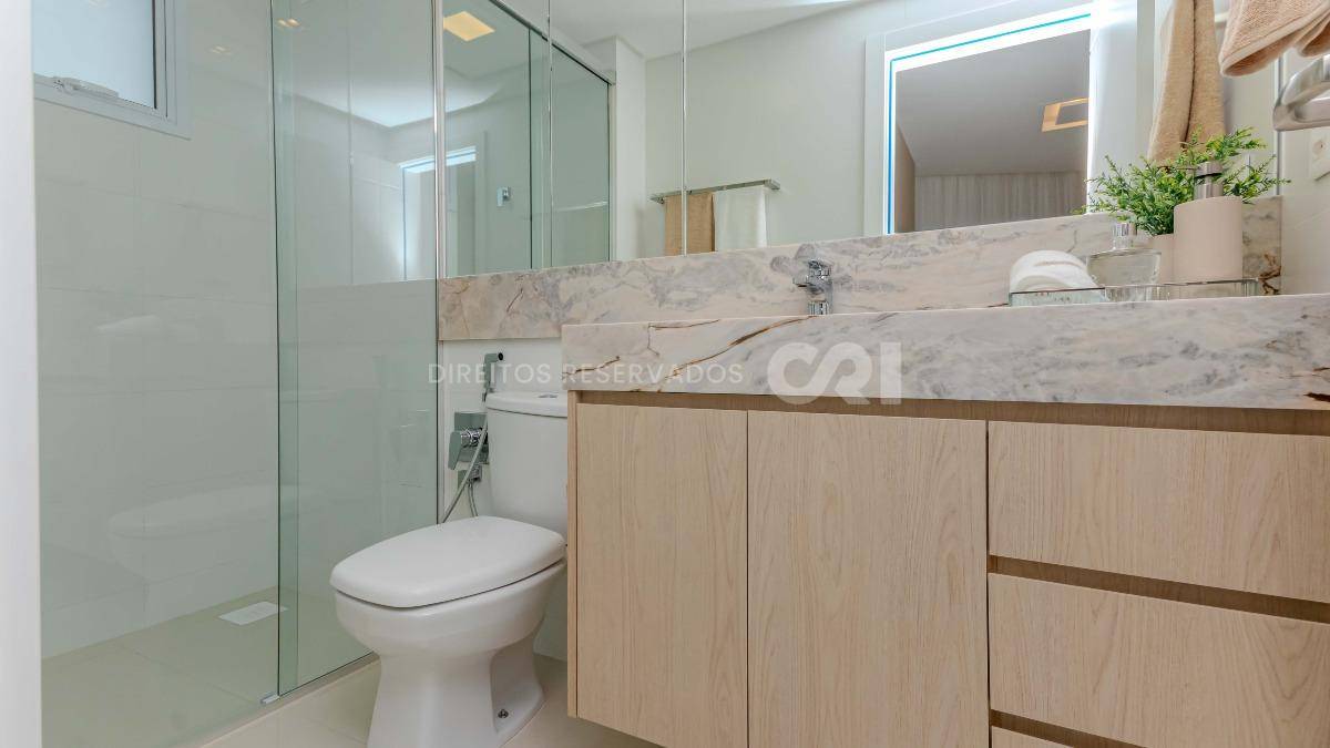 Apartamento com 4 Suítes no Lumiére Residence na Meia Praia em Itapema