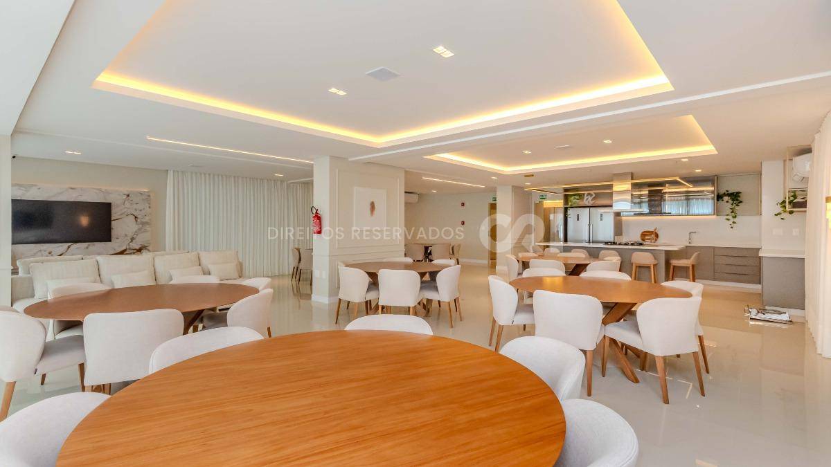 Apartamento com 4 Suítes no Lumiére Residence na Meia Praia em Itapema