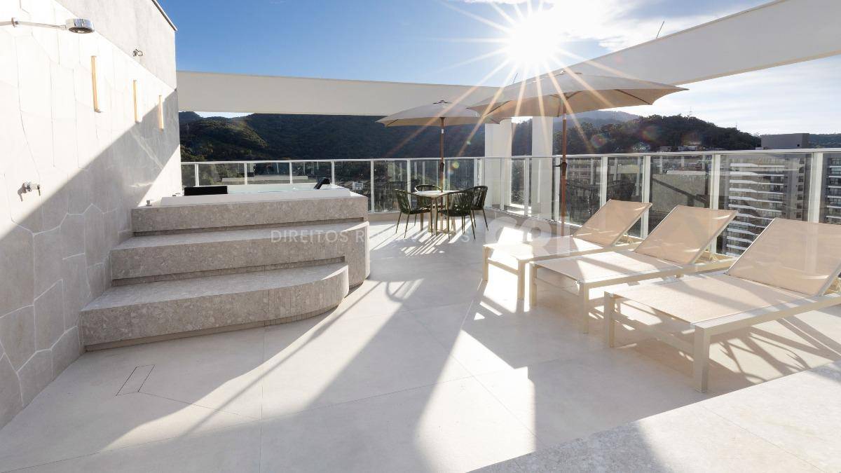 Apartamento com 2 quartos no Salt na Praia Brava em Itajaí