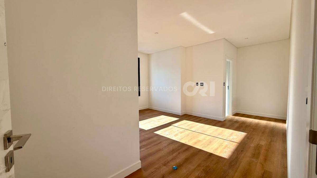 Apartamento com vista mar, 4 Suítes no Villa Maiorca na Meia Praia, Itapema
