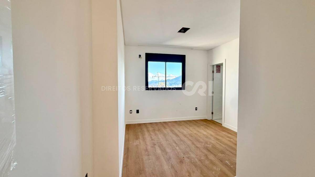 Apartamento com vista mar, 4 Suítes no Villa Maiorca na Meia Praia, Itapema