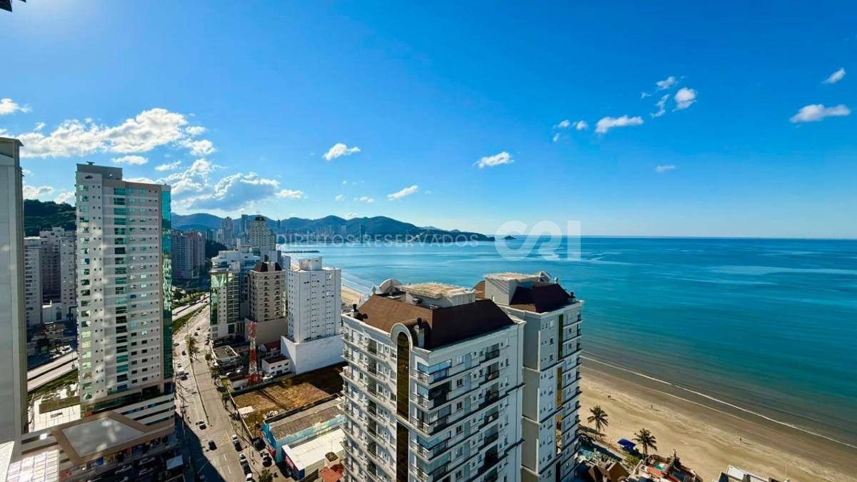 Apartamento com vista mar, 4 Suítes no Villa Maiorca na Meia Praia, Itapema