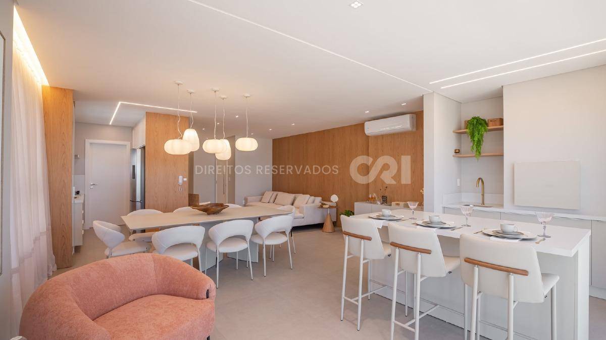 Cobertura Decorada com 3 Suítes no Dom Benedito na Meia Praia, Itapema