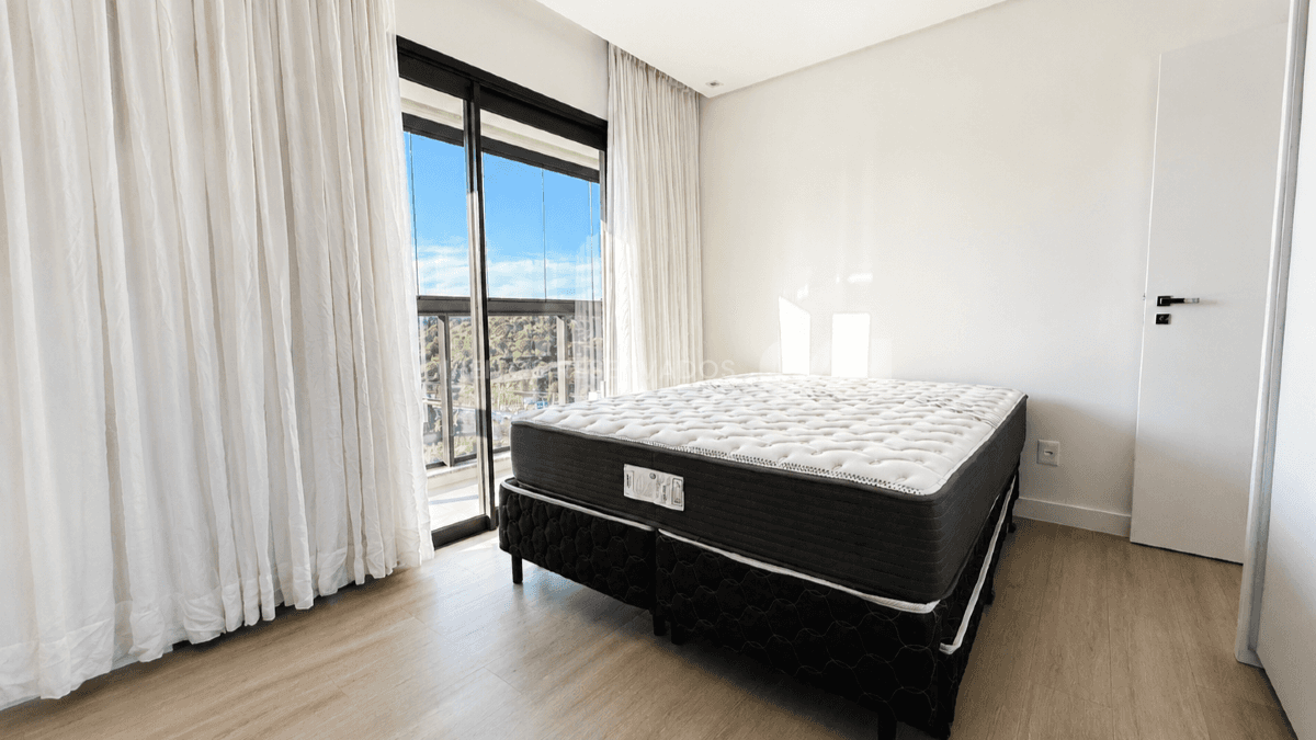 Apartamento com 2 Suítes mobiliado Brava Garden na Praia Brava em Itajaí