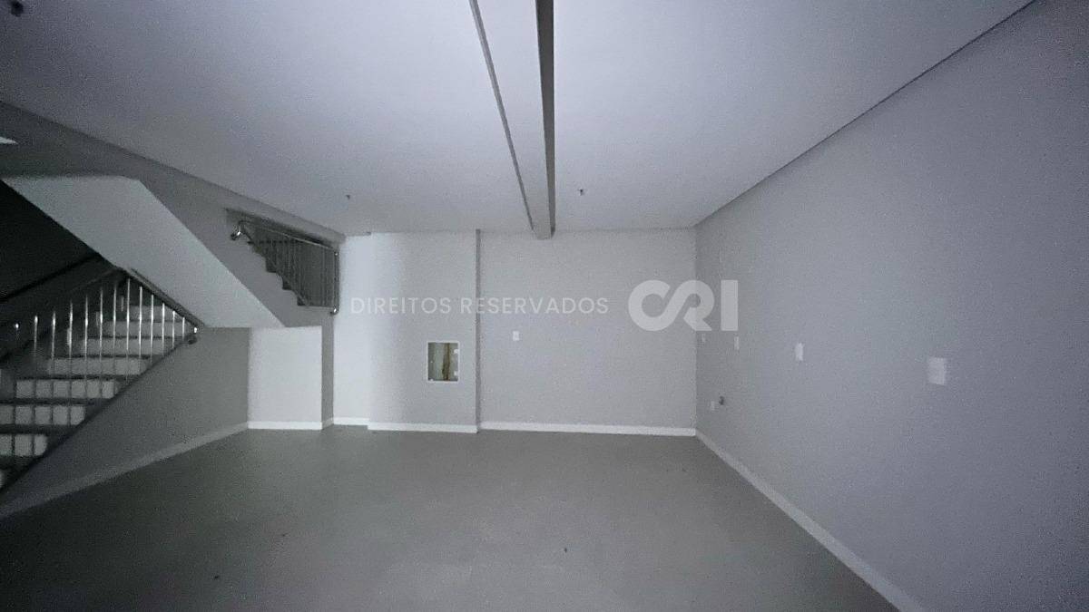 Sala comercial no edifício La Belle Tour no Centro em Balneário Camboriú