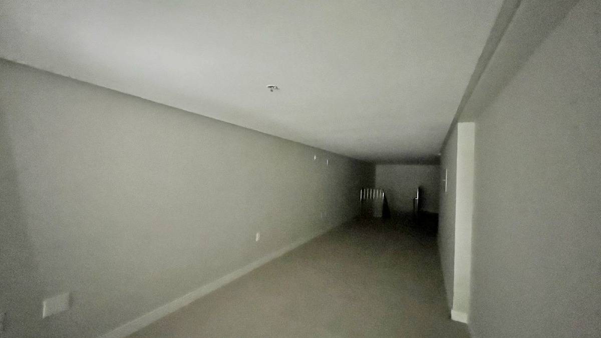 Sala comercial no edifício La Belle Tour no Centro em Balneário Camboriú