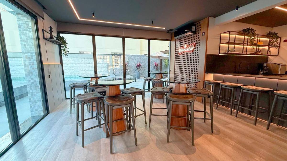 Apartamento com 3 Dormitórios no Le Voyage na Meia Praia, Itapema
