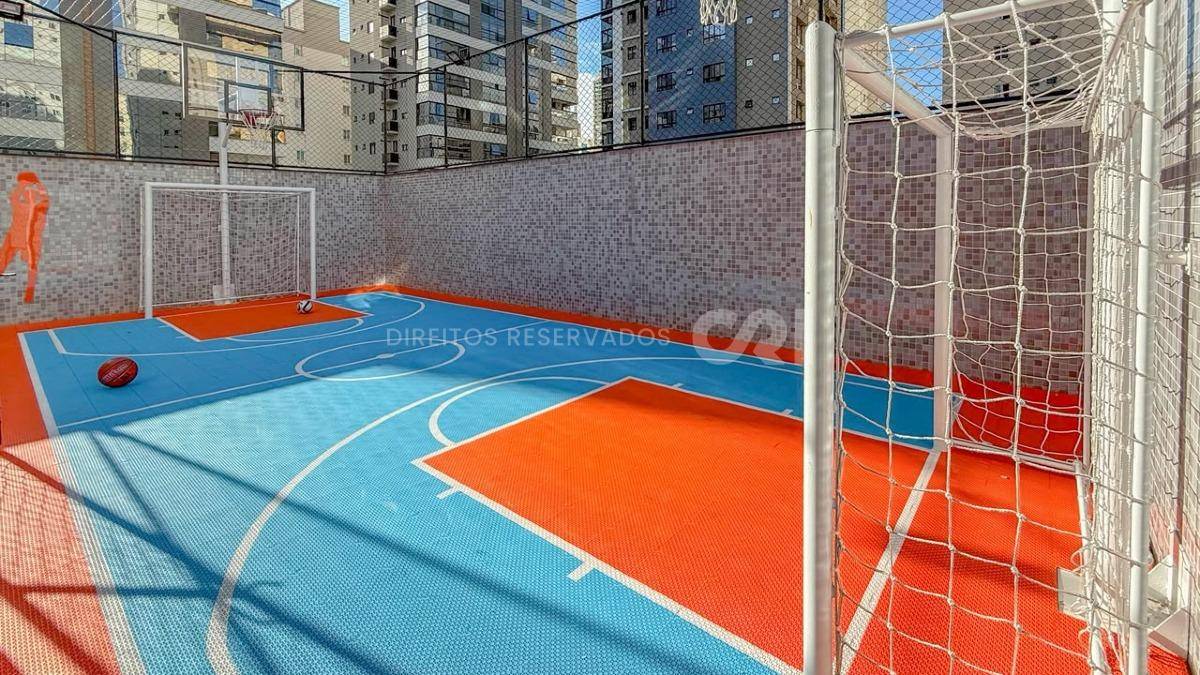 Apartamento com 3 Dormitórios no Le Voyage na Meia Praia, Itapema