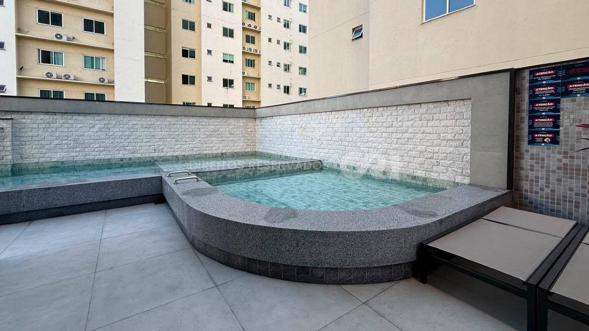 Apartamento com 3 Dormitórios no Le Voyage na Meia Praia, Itapema