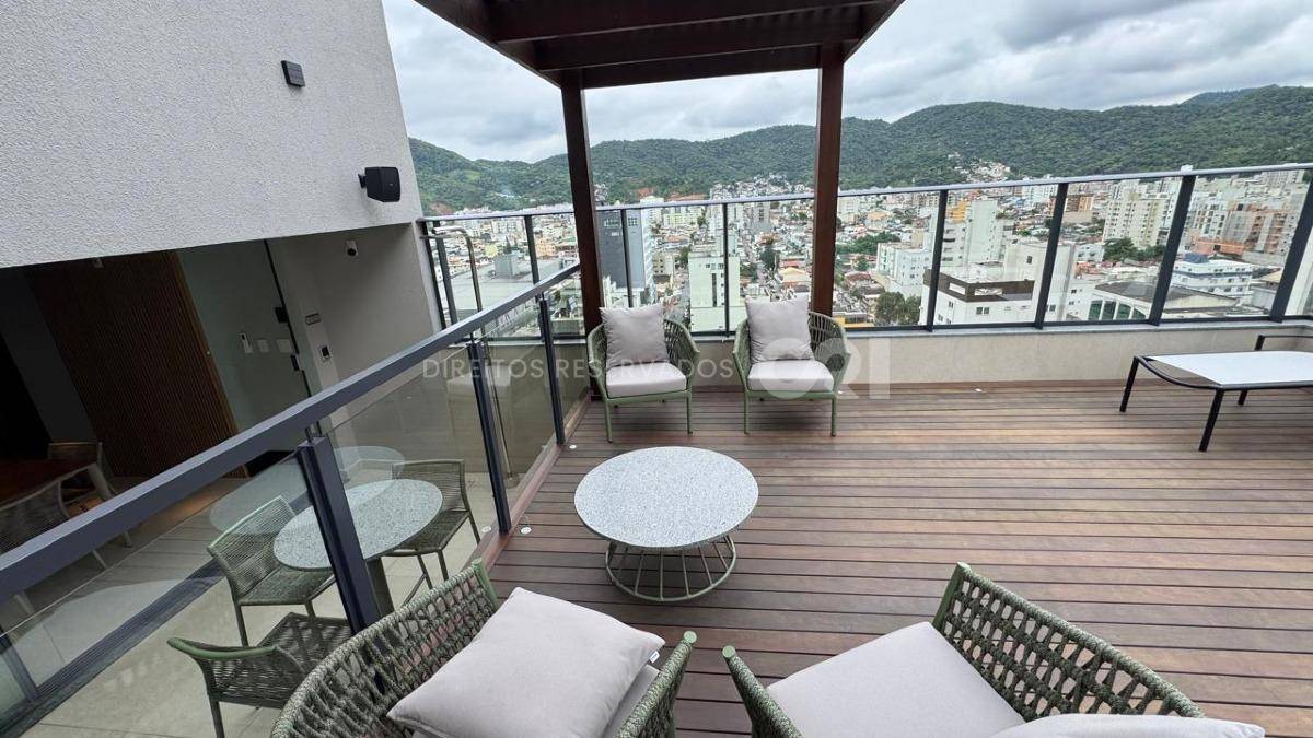 Apartamento Mobiliado com 3 Suítes no Edifício Tierra del Sol no Centro de Balneário Camboriú