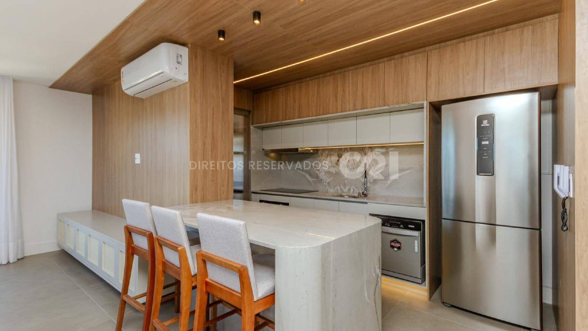 Cobertura Duplex Mobiliada no Edifício JK com 3 suítes na Praia Brava em Itajaí