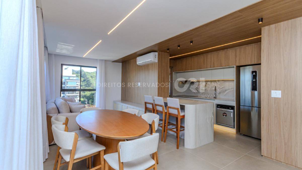 Cobertura Duplex Mobiliada no Edifício JK com 3 suítes na Praia Brava em Itajaí