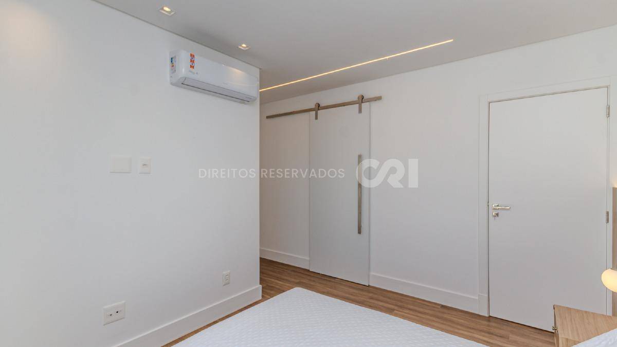 Cobertura Duplex Mobiliada no Edifício JK com 3 suítes na Praia Brava em Itajaí