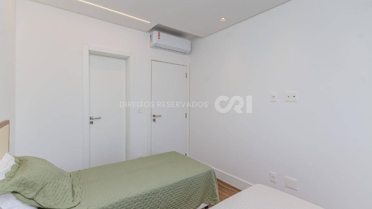 Cobertura Duplex Mobiliada no Edifício JK com 3 suítes na Praia Brava em Itajaí