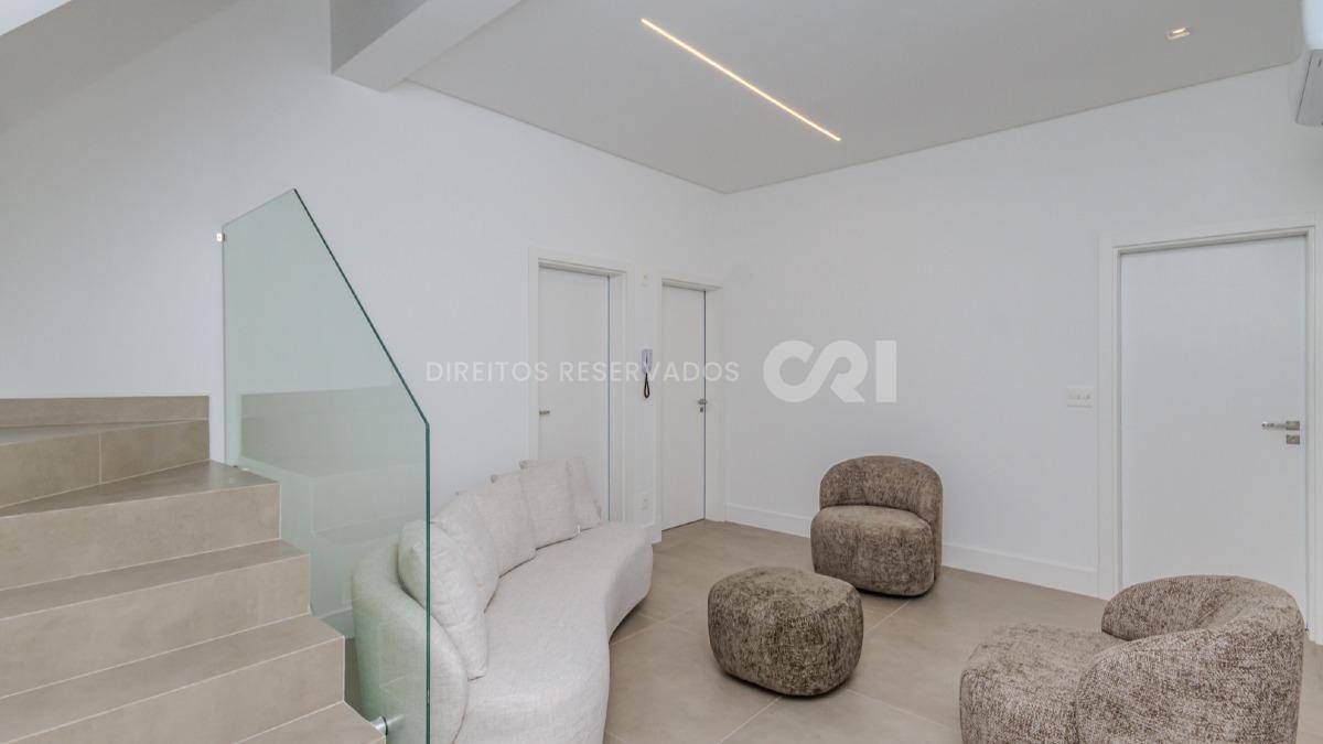 Cobertura Duplex Mobiliada no Edifício JK com 3 suítes na Praia Brava em Itajaí