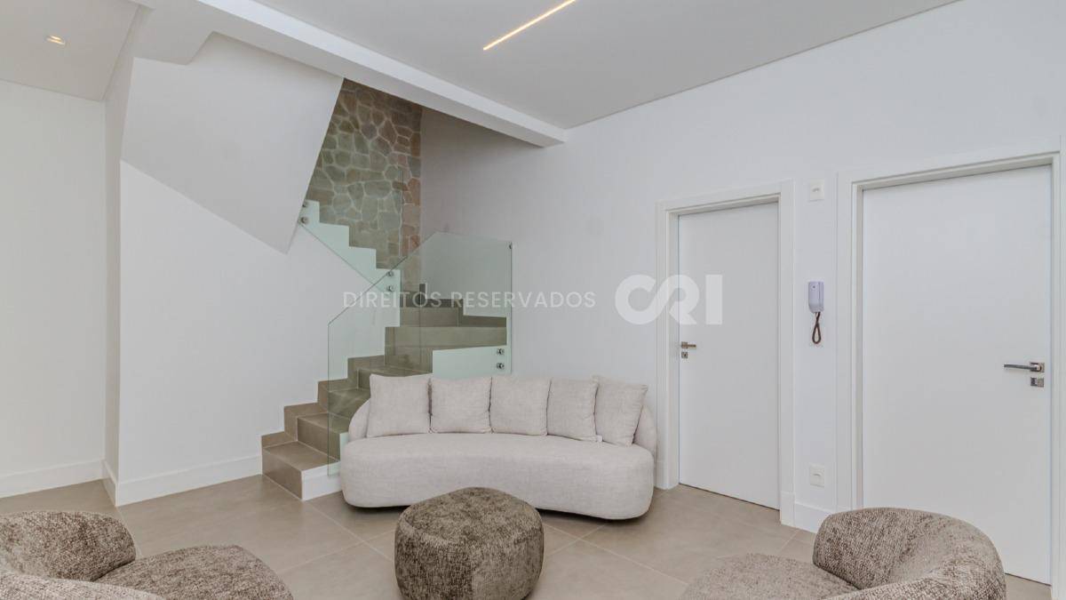 Cobertura Duplex Mobiliada no Edifício JK com 3 suítes na Praia Brava em Itajaí