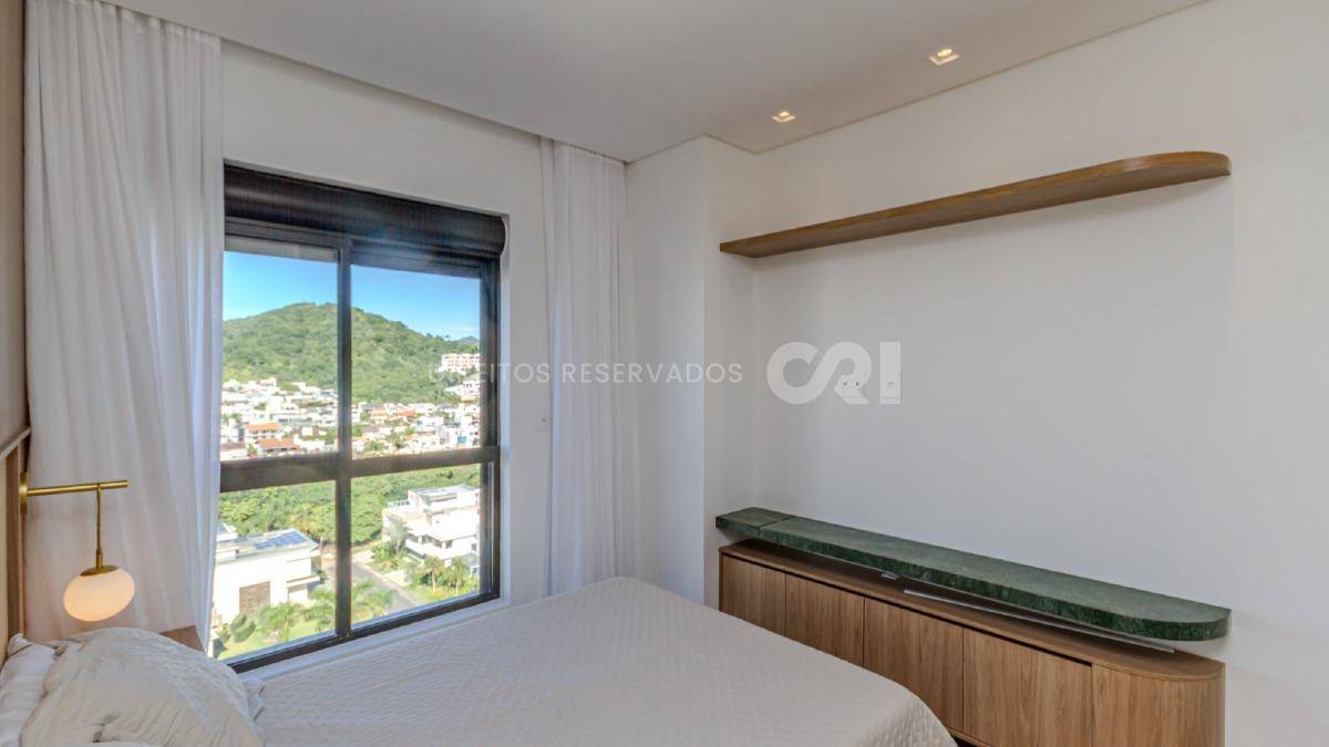 Cobertura Duplex Mobiliada no Edifício JK com 3 suítes na Praia Brava em Itajaí