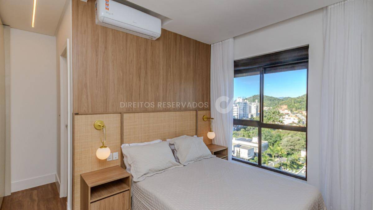 Cobertura Duplex Mobiliada no Edifício JK com 3 suítes na Praia Brava em Itajaí
