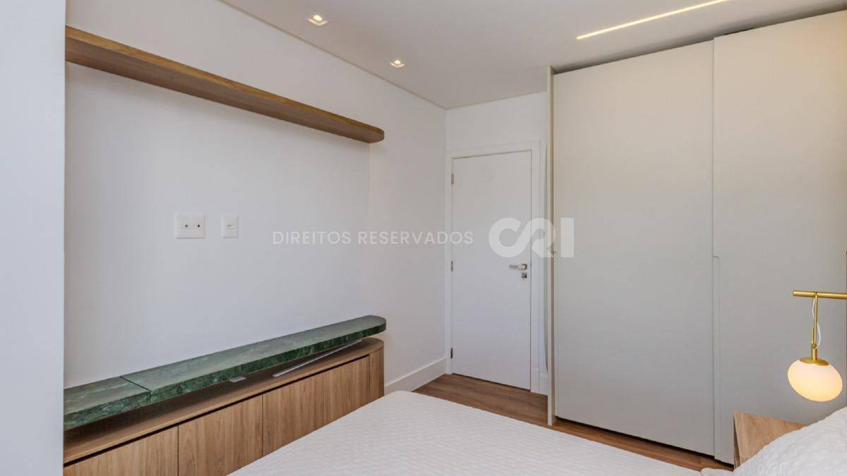 Cobertura Duplex Mobiliada no Edifício JK com 3 suítes na Praia Brava em Itajaí