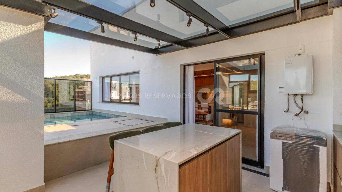 Cobertura Duplex Mobiliada no Edifício JK com 3 suítes na Praia Brava em Itajaí