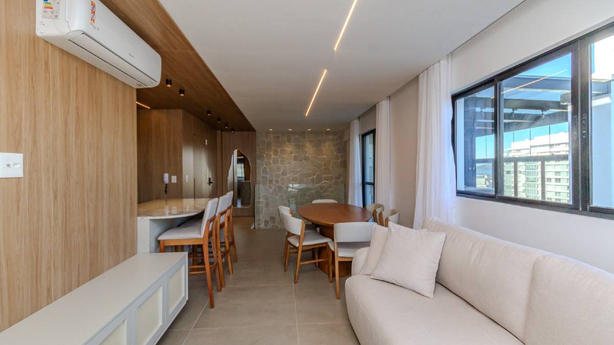Cobertura Duplex Mobiliada no Edifício JK com 3 suítes na Praia Brava em Itajaí
