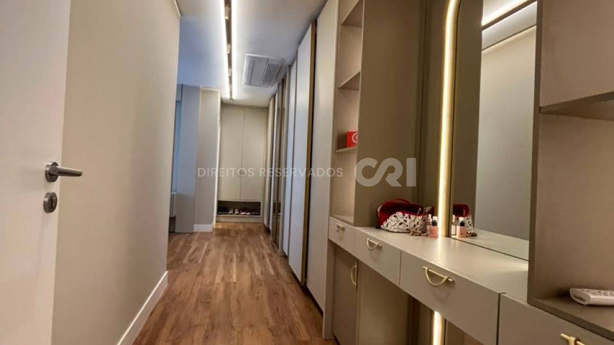 Apartamento com 3 Suítes no Riva na Praia Brava em Itajaí