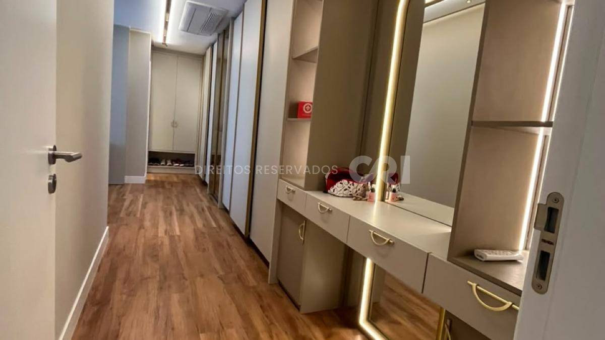 Apartamento com 3 Suítes no Riva na Praia Brava em Itajaí