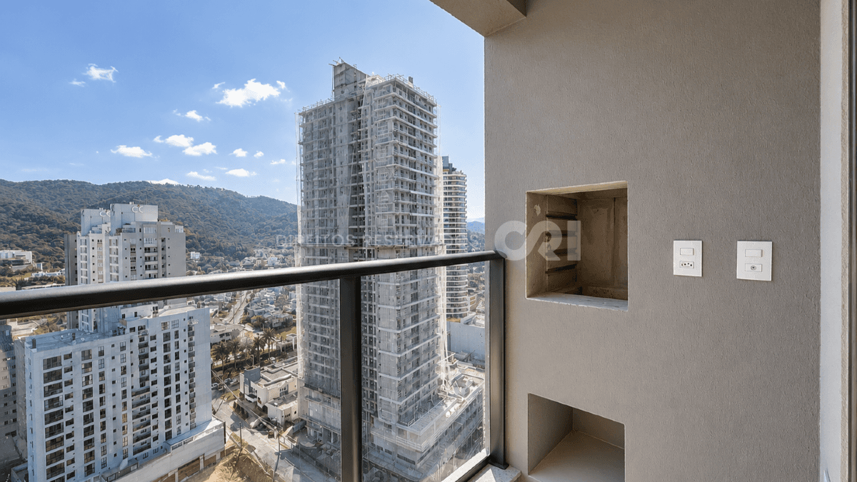 Apartamento com 2 dormitórios com sacada no Sky Brava na Praia Brava em Itajaí