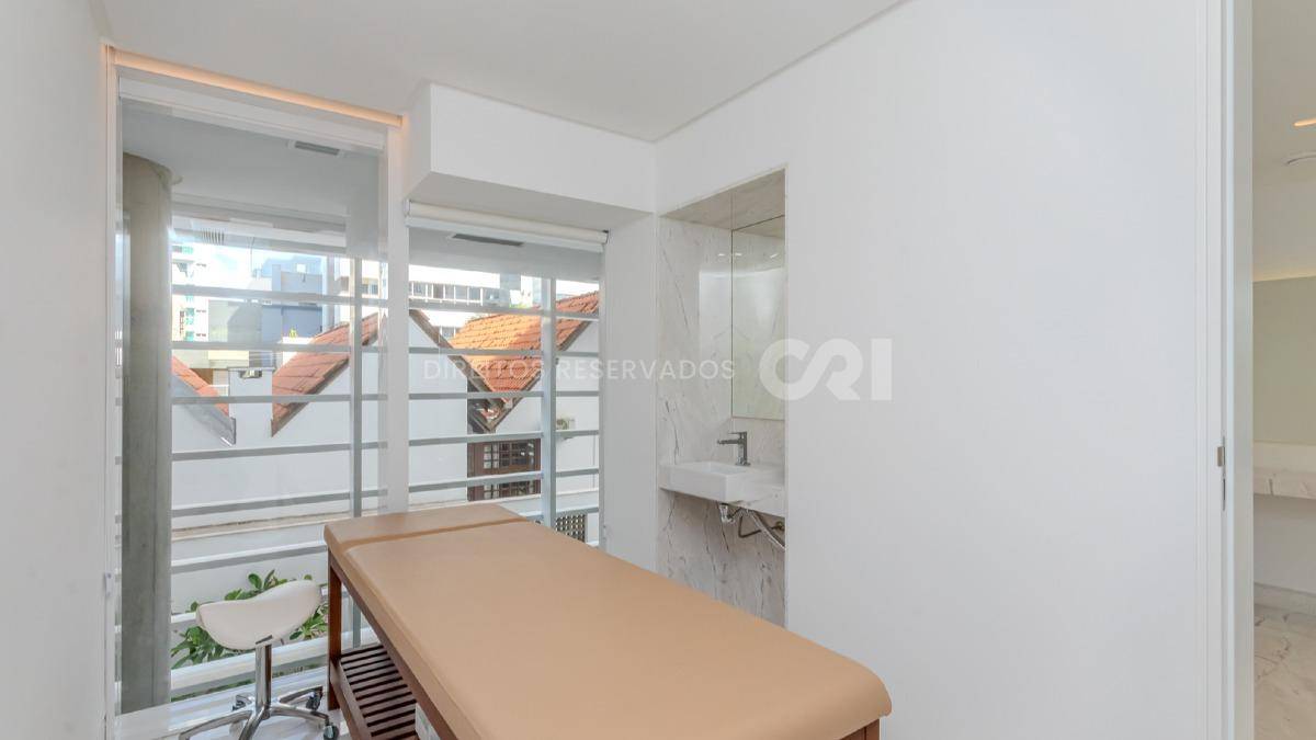 Apartamento com 3 Suítes e 163m² no Riva na Praia Brava em Itajaí
