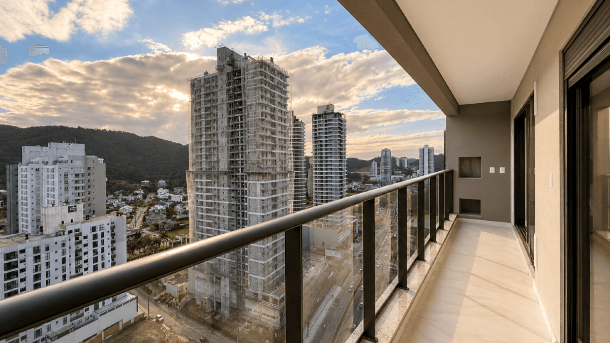 Apartamento com 2 dormitórios com sacada no Sky Brava na Praia Brava em Itajaí